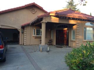 239 Haggin Ave, Sacramento CA  95833-2212 exterior