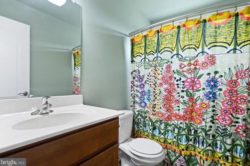 108 Chestnut St, Swedesboro NJ  08085-1201 exterior