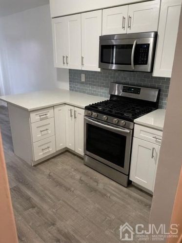 610 Hidden Village Dr, Perth Amboy NJ  08861-3367 exterior