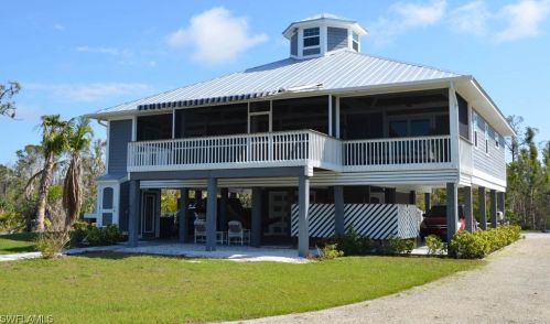 8563 Juneau Ct, Saint James City FL  33956-0032 exterior