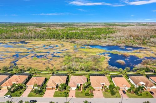 9319 Fieldstone Ln, Naples, FL 34120-5250