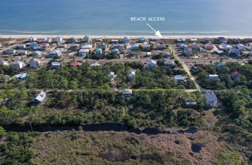 1017 Pine Ave, Saint George Island FL  32328-2416 exterior