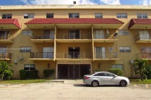 5100 41st St, Hollywood FL  33023-6948 exterior