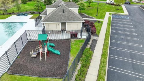 48 Avoncroft Ln, Middletown NY  10940-5086 exterior