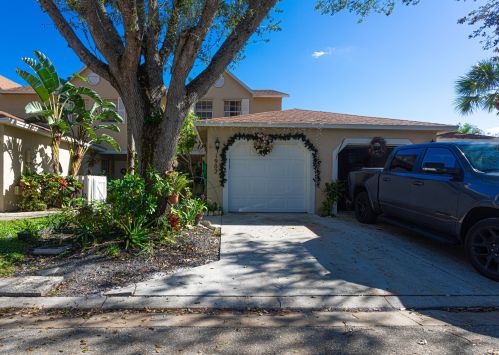 1902 Maplewood Dr, West Palm Beach, FL 33415-1456
