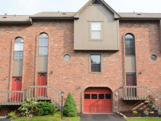 1803 Timberglen Dr, Imperial, PA 15126-9248