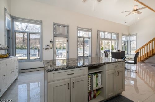 10 Overlook Ave, West Paterson NJ  07424-1917 exterior