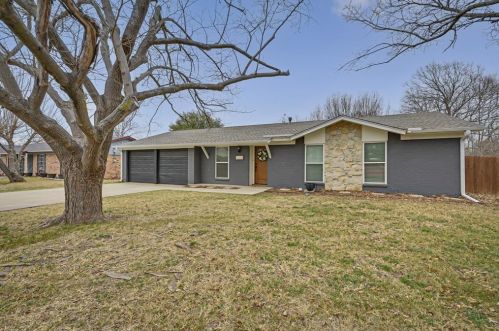 409 Live Oak Dr, Midlothian, TX 76063-2117