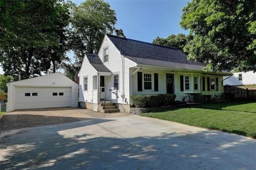 17 Pollett St, Cumberland, RI 02864-7017