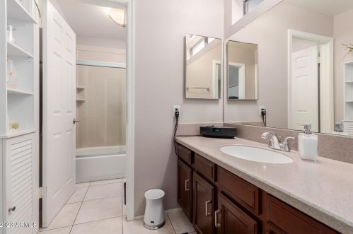 5444 Riviera Dr, Glendale AZ  85304-2422 exterior