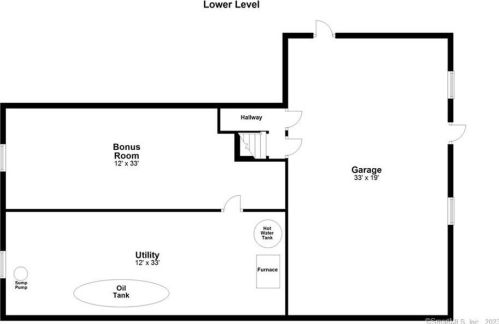 38 Hemlock Trl, Bridgeport CT  06611-3343 exterior