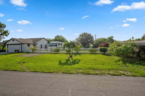 2549 Oaklyn St, Fort Pierce, FL 34984-5227