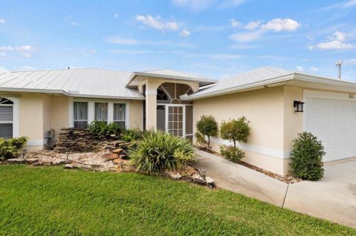 4661 Bogi Ct, Fort Pierce, FL 34983-8366