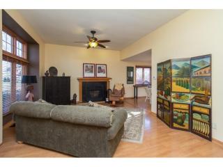 14982 Hawthorn Dr, Des Moines, IA 50325-7809