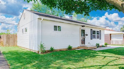 430 Madison Dr, West Jefferson OH  43162-1304 exterior