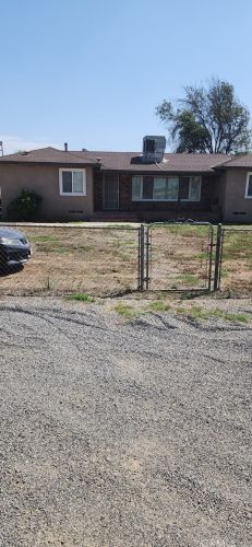 19323 Mariposa Ave, Riverside, CA 92508-9628