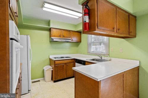 16 Turner Ln, Willingboro NJ  08046-3622 exterior