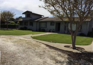 1678 Hillcrest Rd, Hollister, CA 95023-5205