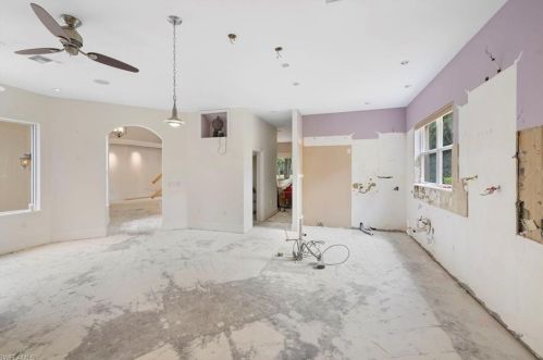 7834 Classics Dr, Naples FL  34113-3043 exterior
