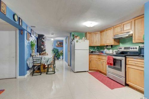 1350 Spur Dr, Islip Manor NY  11751-1119 exterior