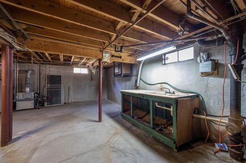 27 Cabot Dr, Nashua NH 03064-1630 exterior