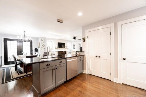 53 Grant St, Milford CT 06460-5310 exterior