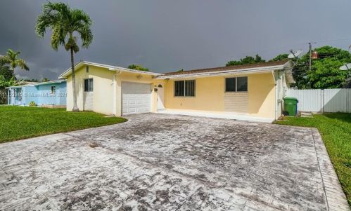 6845 10th St, Hollywood, FL 33023-1632