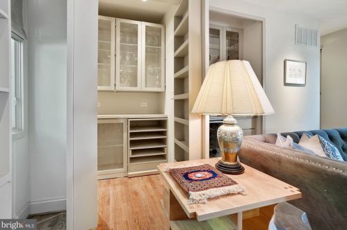 4310 42, Washington DC 20016-4613 exterior