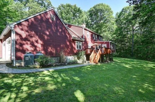100 Deerwood Dr, Bethlehem, CT 06751-2304