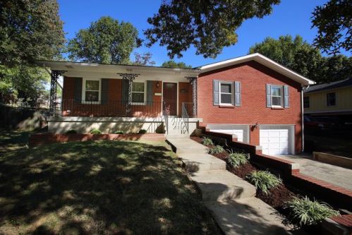 4503 Rondean Dr, Louisville, KY 40216-4052