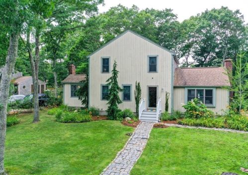 28 Plantation Rd, Plymouth, MA 02360-4724