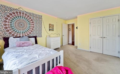 42306 Big Spg Ct, Leesburg VA 20176-6289 exterior