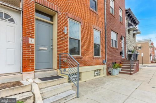 1227 20th St, Philadelphia, PA 19146-2946