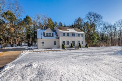27 Deer Run Dr, Colchester, CT 06415-1806
