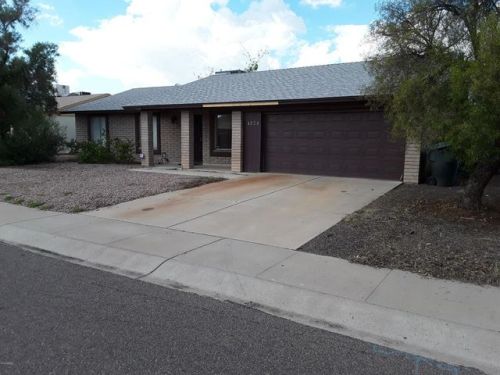 4924 Columbine Dr, Glendale, AZ 85304-2227