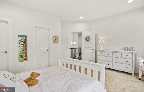 10244 Forest Lake Dr, Great Falls VA  22066-3609 exterior