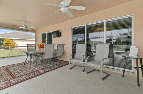 819 Hibiscus Ave, Lehigh Acres FL 33972-8017 exterior