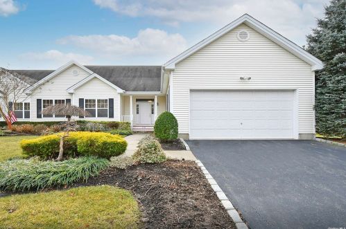 259 Rivendell Ct, Huntington Station, NY 11747-5349