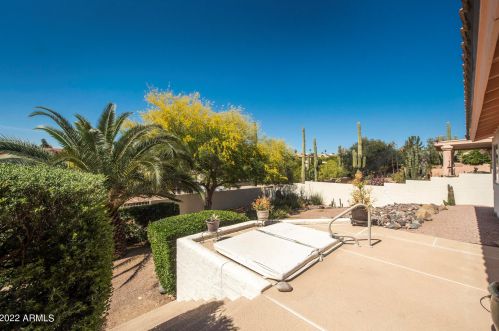 15815 Thistle Dr, Scottsdale AZ 85268-4446 exterior