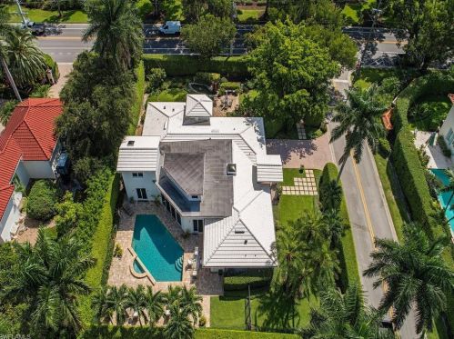 1980 Gordon Dr, Naples, FL 34102-7558