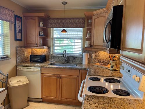 736 Whippoorwill Ln, Delray Beach, FL 33445-1851