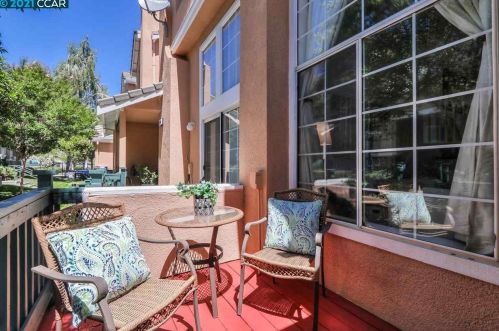 3000 Swallow St, Danville, CA 94506-1141