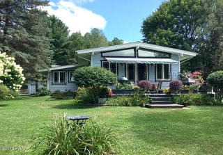 560 Johnson Ln, Honesdale, PA 18431-2138