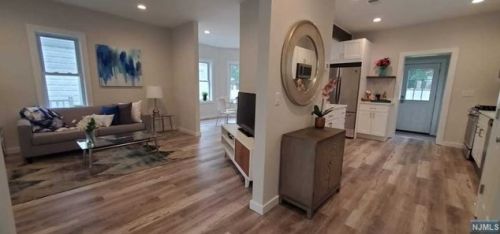 29 Niagara St, Dumont NJ  07628-3405 exterior