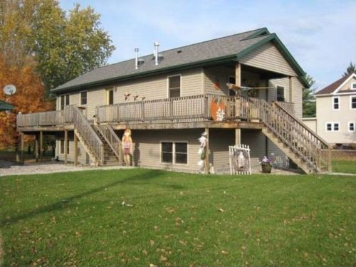 175 Walnut St, Loganville, WI 53943-9645