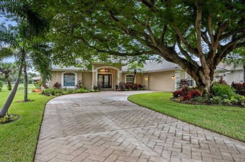 28399 Del Lago Way, Bonita Springs, FL 34135-2810