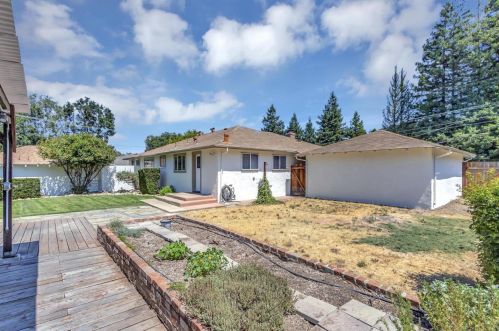 1438 Miramonte Ave, Los Altos CA 94024-5640 exterior