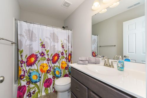 1792 Quarry Oaks Dr, Florence KY  41042-5700 exterior