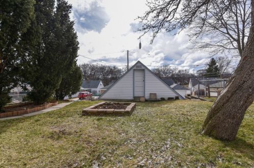 7119 Beloit Rd, Milwaukee WI 53219-1963 exterior