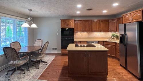 228 Prestonwood Ln, Canonsburg PA  15317-2656 exterior